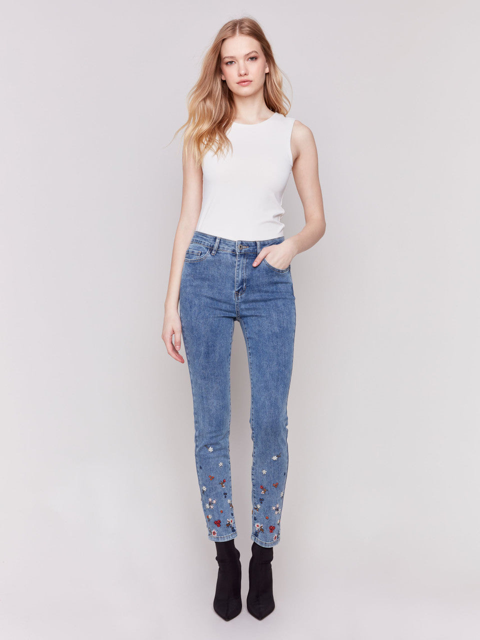 Embroidered Pearl Bottom Slim Pant