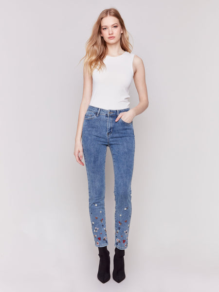 Embroidered Pearl Bottom Slim Pant