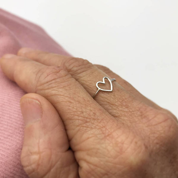 Sterling Silver Open Heart Ring: Sterling Silver / 9