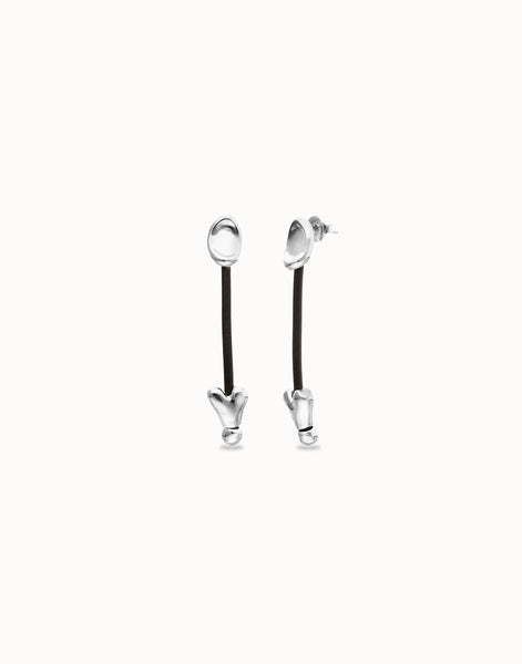 Drop earrings with leather and chained hearts