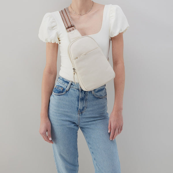 HOBO Cass Sling, White