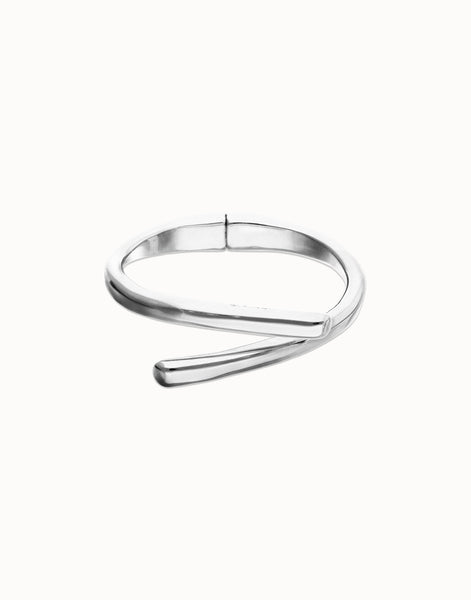 Uno de 50 Bangle bracelet with intertwined organic shapes