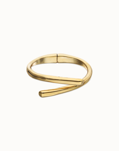 Uno de 50 Bangle bracelet with intertwined organic shapes