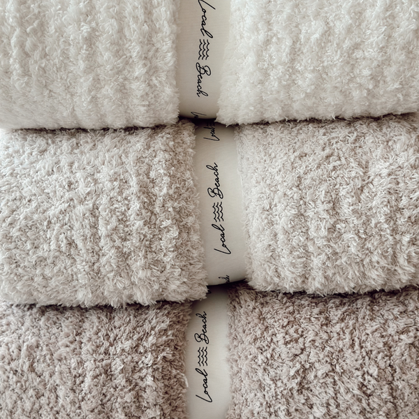 Solid Ribbed Luxe Home Cozy Blanket: Cream