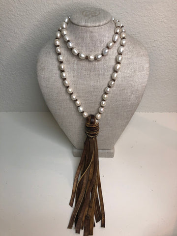 Brentwood Necklace with Tassel - Oyster